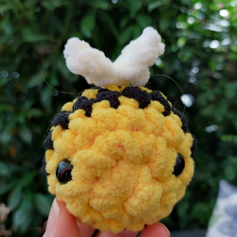 Plushy Bee