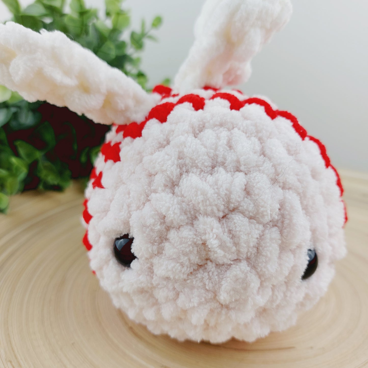 Plushy Valentine Bee