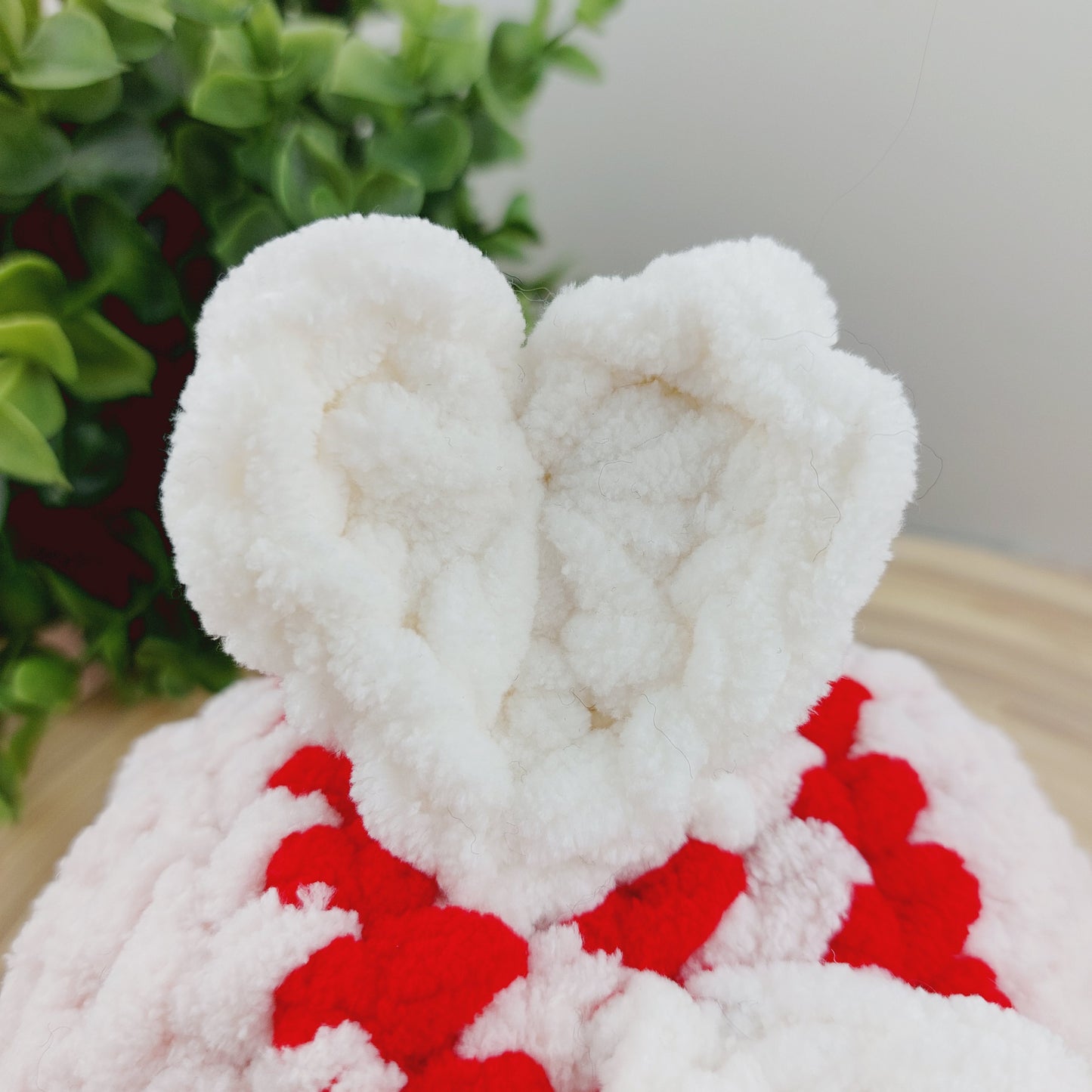 Plushy Valentine Bee