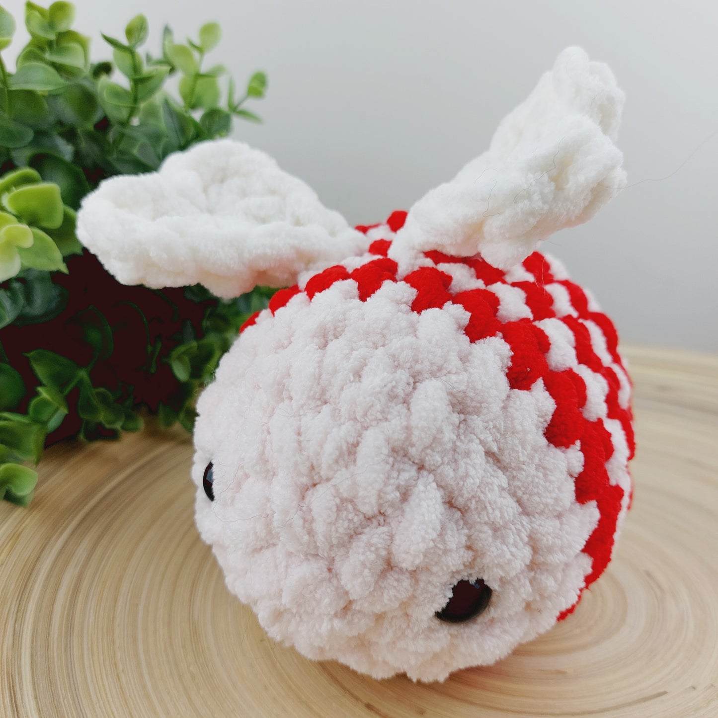 Plushy Valentine Bee