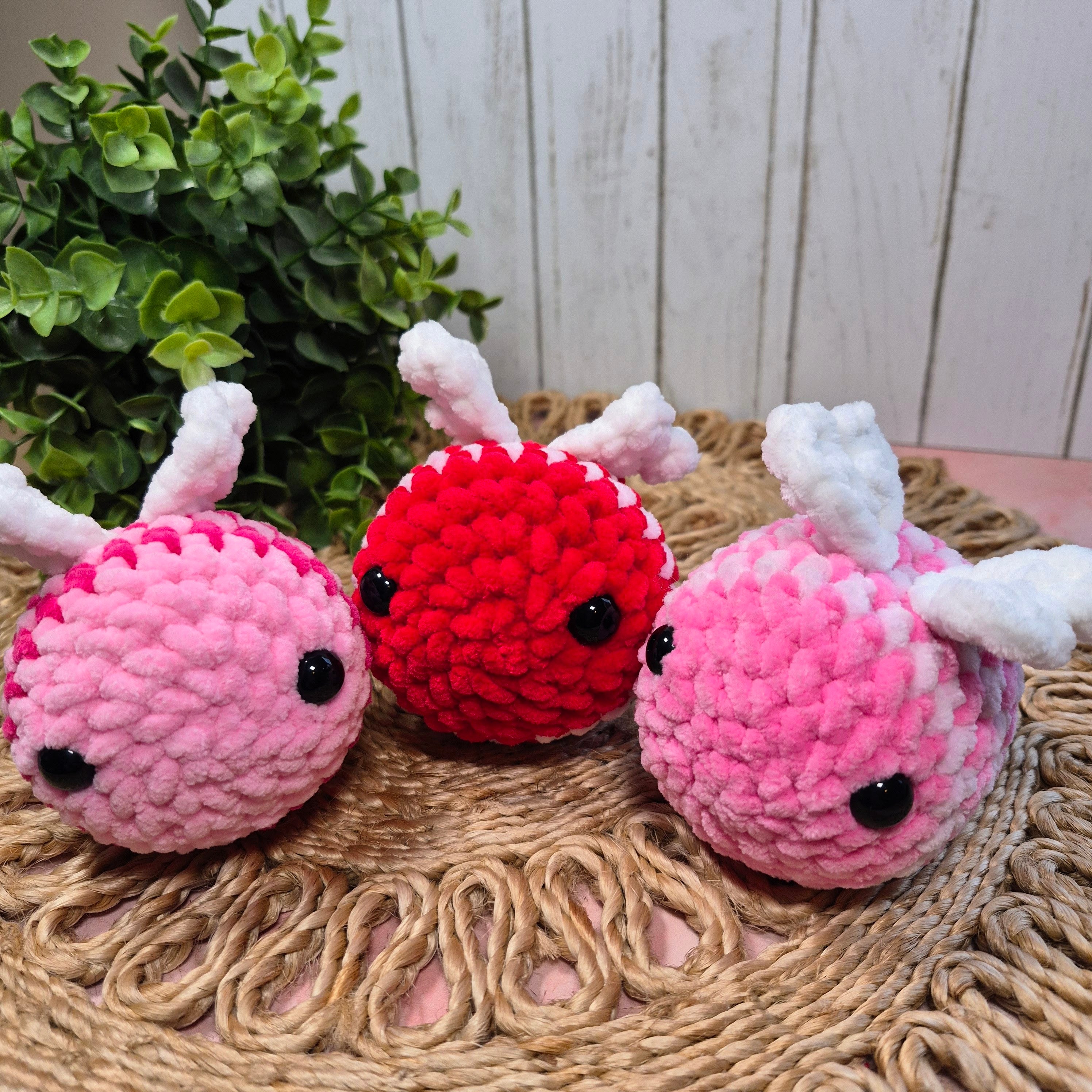 Plushie valentie bees in 3 different colours